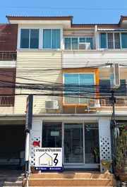 ให้เช่าอาคารพาณิชย์ 3 ชั้น หน้า รพ.กรุงเทพ ระยอง ทำเลดีมาก