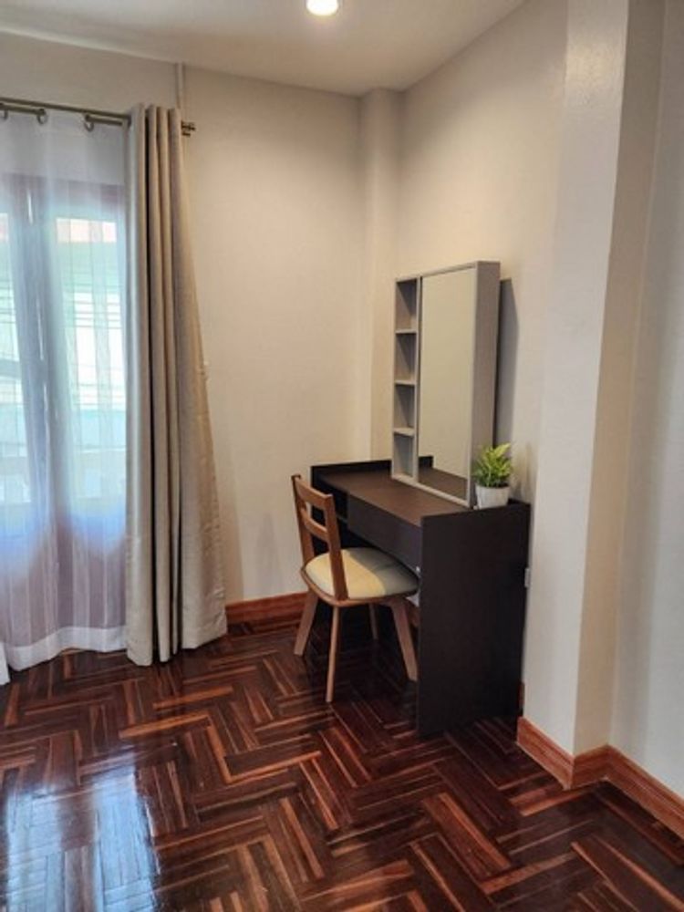 S2368 ให้เช่าบ้าน 3 ชั้น ซอยเจริญนคร 58 พร้อมเฟอร์นิเจอร์ รีโนเวทใหม่, ภาพที่ 4