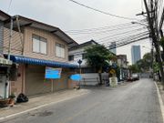 ขายด่วน บ้าน 2 ชั้น ที่ดิน 25 ตรว.ใกล้BTSสถานีติวานนท์