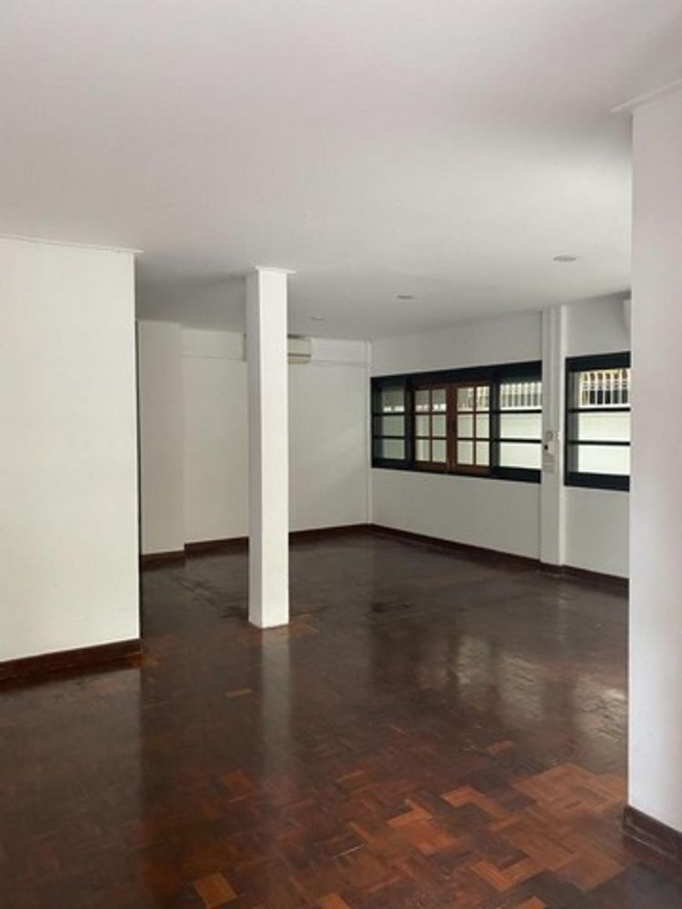 ให้เช่าบ้านเดี่ยว 3 ชั้น 62 ตรว. 6 ห้องนอน ย่านสาธร นราธิวาสซอย 10  BTS, ภาพที่ 4