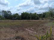 ขายที่ดินเปล่า ทำเลดีอยู่ใกล้สถานที่ท่องเที่ยวและโครงการหมู่บ้านจัดสรร มีเนื้อที่ 4 ไร่ 245 ตารางวา
