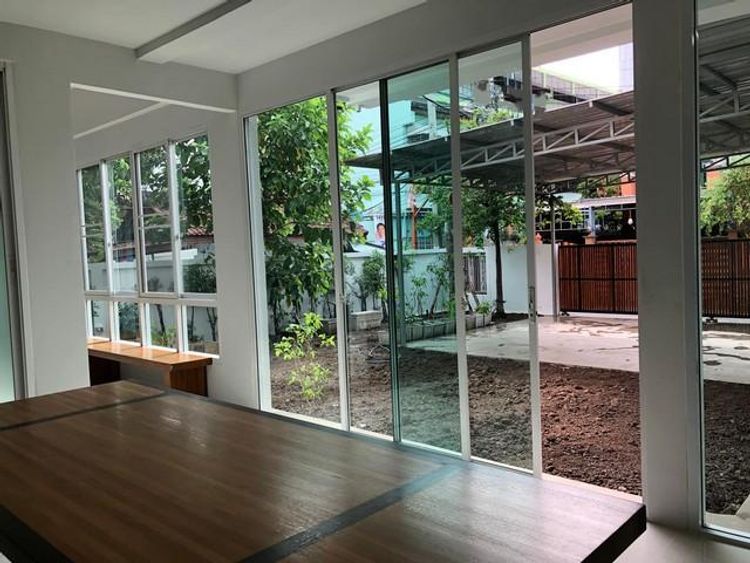 PO1838 ให้เช่าบ้าน 3 ชั้น สไตล์โมเดิร์น ใกล้ BTS วุฒากาศ, ภาพที่ 4