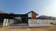 บ้านเดี่ยวชั้นเดียว 2ห้องนอน 2 ห้องน้ำ ครัวไทย และที่จอดรถ บนพื้นที่ 34.4ตรว.