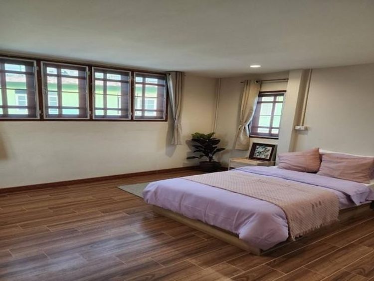 ให้เช่าบ้าน 3 ชั้น รีโนเวทใหม่ ย่าน เจริญนคร การเดินทางสะดวก , ภาพที่ 4