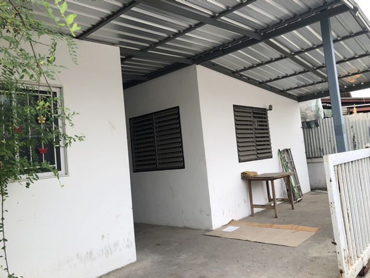 ห้องเช่าชั้นเดียวหลังคาเขียวรั้วขาวพร้อมเช่าอยู่ พร้อมให้เช่าอยู่  ห้อง, ภาพที่ 4