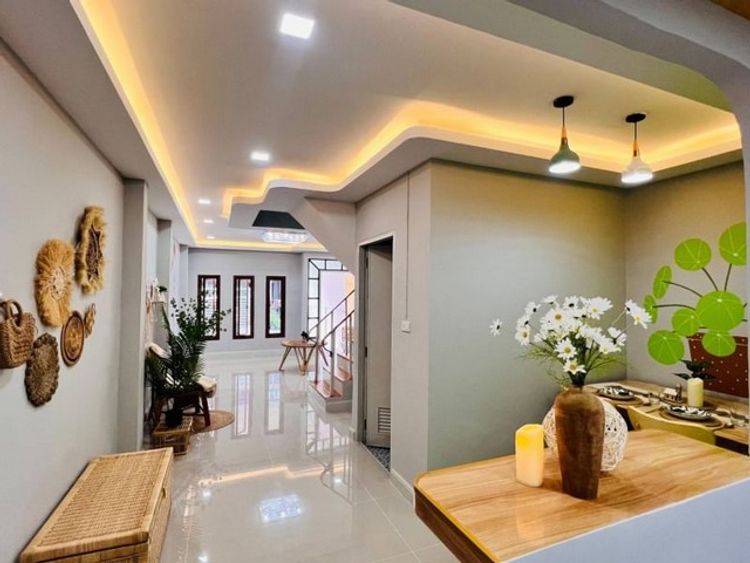 หมู่บ้าน​รัตนาวดี จันทร์​ทอง​เอี่ยม  บ้านมือสองตกแต่งใหม่  ทำเลศักยภาพ, ภาพที่ 4