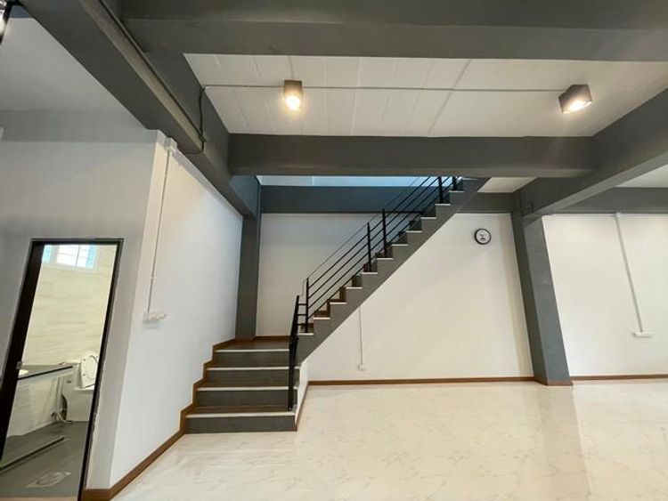 ให้เช่าบ้าน 3 ชั้น พร้อมดาดฟ้า ซอยจรัญสนิทวงศ์ 67 ใกล้ทางด่วน, ภาพที่ 4