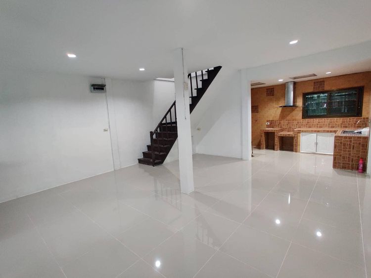 ทาวน์เฮ้าส์ให้เช่าเลี้ยงสัตว์ได้ ซอย ประเสริฐมนูญกิจ 30 2 ห้องนอน 9500, ภาพที่ 4