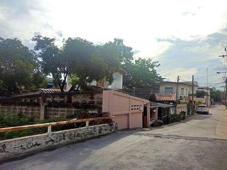 ขายที่ดิน 72.7 ตรวแปลงมุม พร้อมบ้านเดี่ยว 2 ชั้น และ 6 ห้องเช่า 41 ใกล้, ภาพที่ 4