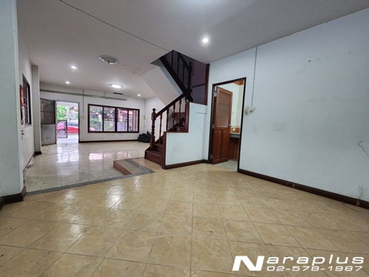 Listing No. 66110800 :  ทาวน์โฮม 3 ชั้น หลังริม  บนเนื้อที่ขนาด 33   3 , ภาพที่ 4