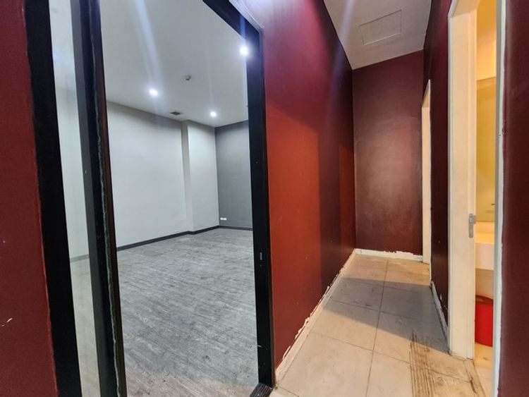 Commercial Space in Sukhumvit near BTS MRT and ARL, Suitable for, ภาพที่ 4