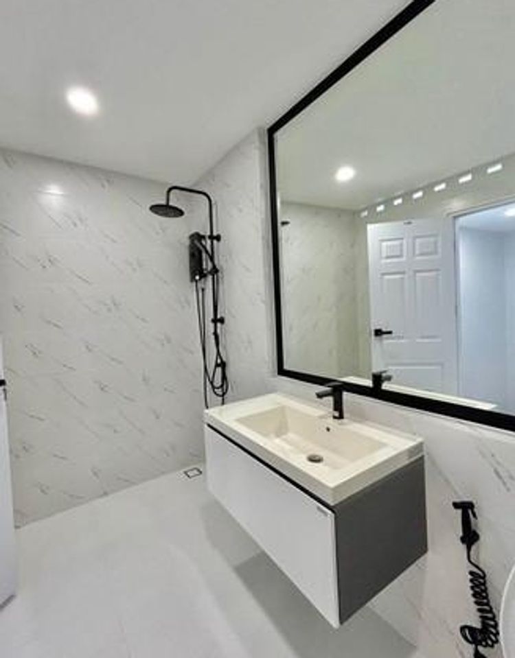 ให้เช่าและขาย ทาวน์โฮม 4 ชั้น  ซอยสาทร 21 ใกล้ BTS สะพานตากสิน, ภาพที่ 4
