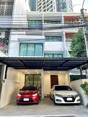 ให้เช่าโฮมออฟฟิศ 4 ชั้น เนื้อที่ 36 ตร.วา ซอยสาทร 21 ใกล้ BTS สะพานตากสิน จอดรถในบ้านได้ 2 คัน เหมาะทำ Home Office AirBnb หรือพักอาศัย