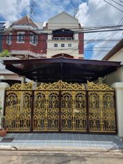 ให้เช่า บ้านจตุจักร 3 ชั้น (ใกล้ห้างสรรพสินค้า ใกล้โรงพยาบาล) 32 ตร.ว. 3 ชั้น 5 ห้องนอน 5 ห้องน้ำ จอดรถ 2 คัน ใกล้ปากซอยมีรถเมล์ผ่าน