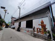 ให้เช่าโกดัง ย่านกิ่งแก้ว ใกล้สนามบินสุวรรณภูมิ แบ่งเช่าได้ ขนาด 1,200 ตรม. มีออฟฟิศติดแอร์พร้อมห้องน้ำ แบ่งเช่าได้ 400-800 ตารางรางเมตร