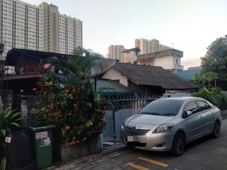 ขายด่วน ที่ดินพร้อมบ้าน 2 ชั้น ขนาดพื้นที่ 73 ตารางวา อยู่ในซอย 50, ภาพที่ 4