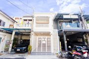 ทาวน์เฮ้าส์ 2 ชั้น สวย ทำเลดี ลาดพร้าว 112