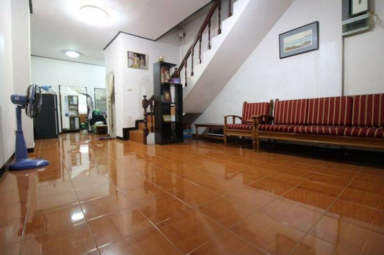 ขายทาวน์โฮม 3 ชั้นใกล้สี่แยกคลองตัน เขตสวนหลวง กรุงเทพฯ, ภาพที่ 4