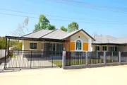 ASS1768 ให้เช่าบ้านเดี่ยวชั้นเดียว 3 ห้องนอน  2 ห้องน้ำ 1ห้องรับแขก ขนาดที่ดิน 70 ตร.ว. พร้อมเฟอร์นิเจอร์ภายในบางส่วน ให้เช่า 13,000 บาทต่อเดือน 