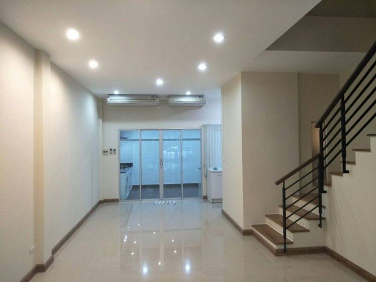 [A736]ให้เช่า 18.5k ทาว์นโฮม ออฟฟิศ บ้านอยู่ถนนเมน  RK Office Park, ภาพที่ 4