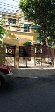 HR0125 ให้เช่าบ้านเดี่ยว 3 ชั้น พื้นที่ 72 ตรว. ซอยดินแดง 2 พร้อมเฟอร์ เดินทางสะดวกใกล้ทางด่วน