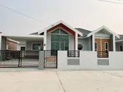 CHD101412 ขายบ้านเดี่ยวชั้นเดียว 3 ห้องนอน   2 ห้องน้ำ  1ห้องรับแขก  1ห้องครัว ขนาดที่ดิน 48.4 ตร.ว.  พื้นที่ใช้สอย 120 ตรม. ขายราคา 1.99  ล้านบาท !!! 💰 ฟรีโอน