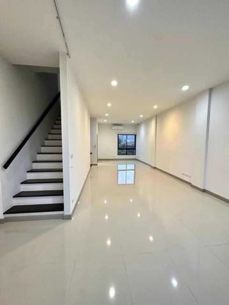 ให้เช่าโฮมออฟฟิศ 4 ชั้น  Premium Place เกษตร-นวมินทร์2 ซอยมัยลาภ, ภาพที่ 4