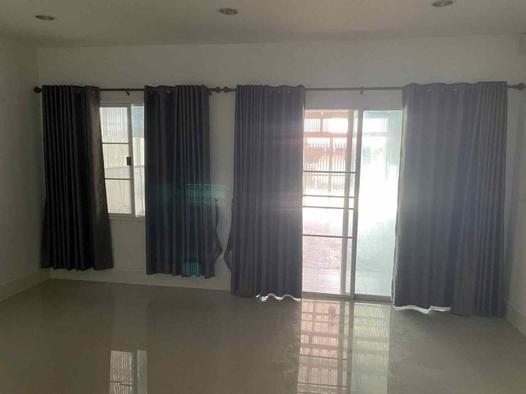 ขายด่วนบ้านทาวน์เฮาส์ 2ชั้น (ห้องกลาง) หมู่บ้านเดอะกรีน2, ภาพที่ 4
