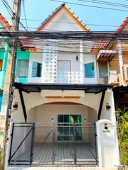 ขาย ทาวน์โฮมมือสองรีโนเวทใหม่ มบ.ณัฐกานต์ 3-5 ถนนพหลโยธิน 52 แขวงคลองถนน เขตสายไหม กรุงเทพมหานคร ไม่ไกลจากบิ๊กซี ตลาดยิ่งเจริญ และบีทีเอสสะพานใหม่ 