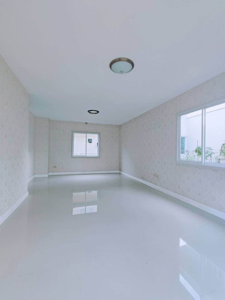 CMR100254 ขายบ้านเดี่ยวสองชั้น 3 ห้องนอน   3 ห้องน้ำ  1ห้องรับแขก   54 , ภาพที่ 4