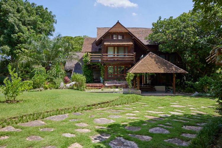 ขายบ้านไม้สัก อำเภอสีคิ้ว ใกล้สนามกอล์ฟพาโนรามา สไตล์รีสอร์ท 2.5 ชั้น , ภาพที่ 4