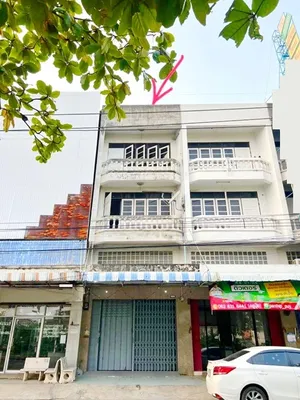 ใกล้องค์พระ ให้เช่าอาคารพาณิชย์สะอาด 3 ชั้นครึ่ง  มีชั้นลอย มีดาดฟ้า 3นอน 3น้ำ 17ตรว. 225 ตรม. บิ๊กซี นครปฐม 