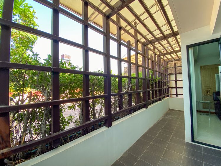 ขายห้องแบบ Penthouse ทองหล่อ ซอย 8 ระเบียงใหญ่ ตกแต่งพร้อมอยู่ ตรมละ, ภาพที่ 4