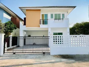 บ้านรีโนเวทพร้อมอยู่ หมู่บ้าน ธาดาทาวน์ นาพร้าว ศรีราชา