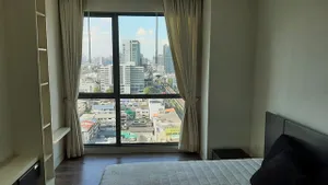 The Room Sukhumvit 62 private clean livable 19th floor BTS Punnawithi