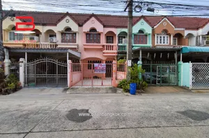  ทาวน์เฮาส์ หมู่บ้าน ฉัตรเกล้าวิลล่า ซอยนวมินทร์ 153 เนื้อที่ 16.7 ตรว. ถนนนวมินทร์ แขวงนวลจันทร์ เขตบึงกุ่ม จ.กรุงเทพฯ
