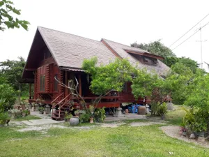 บ้านไม้สักทอง บนพื้นที่ 20 ไร่