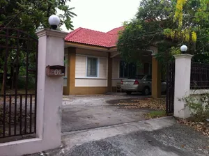 U1293 ให้เช่าบ้านเดี่ยวชั้นเดียวในใจกลางเมืองร้อยเอ็ด ตรงข้ามเรือนจำร้อยเอ็ด ซอยอพาร์ทเม้นท์ตอง111 ขนาด 100 ตารางวา 