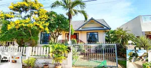 ให้เช่าบ้านเดี่ยว สไตล์ทรงไทยประยุกต์ 50ตรว.ห้างบลูพอร์ต หัวหิน 150ตรม. สวนรอบบ้าน 3นอน 2น้ำ 3จอดรถ 4 แอร์ ทำเลดี มาร์เก็ตวิลเลจ หัวหิน