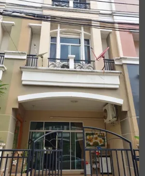 ให้เช่าทาวน์โฮม 4ชั้น หมู่บ้านปริญลักษณ์ เพชรเกษม 69 หนองแขม 