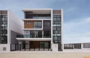 ให้เช่าโฮมออฟฟิศ 4ชั้น ซอยกิ่งแก้ว19 ราชาเทวะ บางพลี โครงการ THE BEST VILLA กิ่งแก้ว19 พื้นที่ใช้สอย 440 ตารางเมตร 5 ห้องนอน 7 ห้องน้ำ