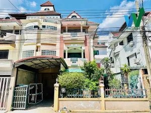 ขายบ้านใกล้รถไฟฟ้า BTS สุขุมวิท โฮมอเวนิว อุดมสุข 4 นอน 4 น้ำ ต่อเติมพร้อมอยู่ ใกล้ทางด่วนบางนา ซีคอนสแควร์