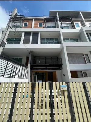 ให้เช่าทาวน์โฮม 4 ชั้น โครงการ เดอะ เซอเรโน่ บาย โบนันซ่า แจ้งวัฒนะ ใกล้ศูนย์ราชการ (AH2N2403)