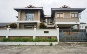  ขาย บ้านเดี่ยว 2 ชั้น  (หมู่บ้านมหาดไทย 1) ติดถนนพุทธมณฑล สาย 1 ในซอยเดียวกัน มีแต่บ้านหลังใหญ่ ทุกหลัง 100 ตรว. ขึ้นไป 