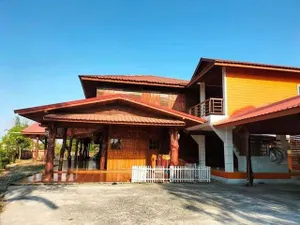 ขายบ้านพร้อมที่ดินใกล้อ่างเก็บน้ำห้วยซัน อำเภอเมืองศรีสะเกษ จังหวัดศรีสะเกษ ขนาด 2 ไร่ 2 งาน 76 ตารางวา