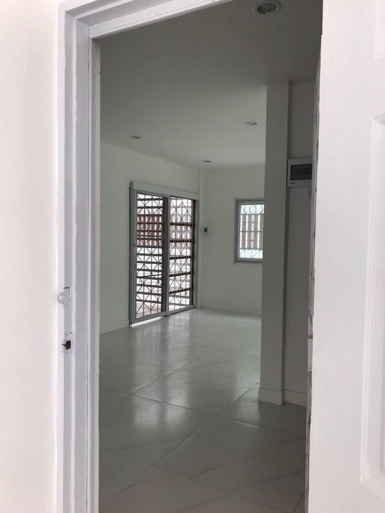 🏘️ขาย/เช่า บ้านเดี่ยว 2 ชั้นในโครงการหมู่บ้านลดาภรณ์ 🏘️4 นอน 2 , ภาพที่ 4