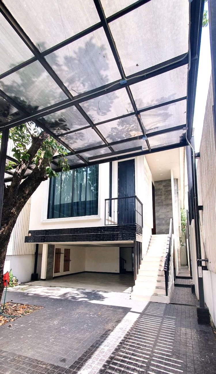บ้านเดี่ยว & มินิออฟฟิต 2 ชั้นครึ่ง ตกแต่งสไตล์ Modern  ซอยพหลโยธิน , ภาพที่ 4