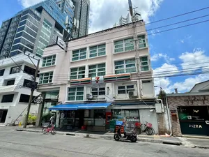 ขาย โรงแรม อุปาร์  สุขุมวิท ซ.19 เขตวัฒนา กรุงเทพมหานคร