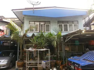 ขายที่ดินแถมบ้าน 60ตรว ใกล้รถไฟฟ้าสามแยกไฟฉาย