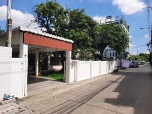 RH062ให้เช่าบ้านเดี่ยว2ชั้น ลาดพร้าว15 MRT ลาดพร้าว เนื้อที่ 100 ตารางวา แขวง จอมพล เขตจตุจักร 